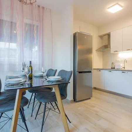 R&r Апартаменты Подстрана