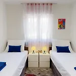 R&r *