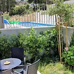 R&r * Podstrana
